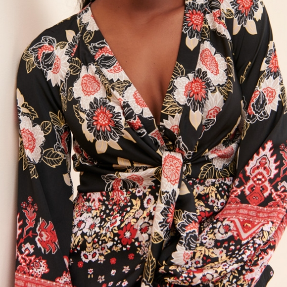 Host Pick Run Free Blouse - Picture 3 of 3